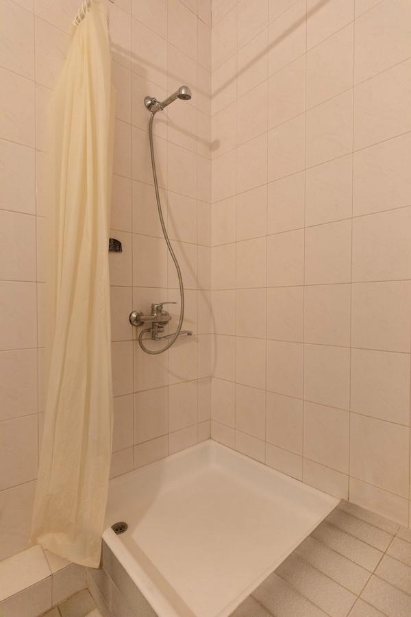 Leader Hotel Гори Екстериор снимка